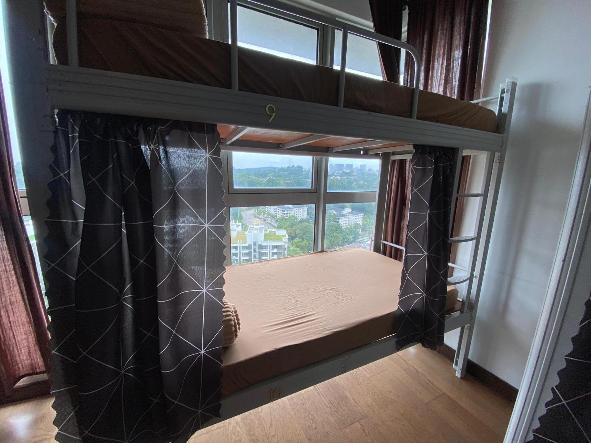 Regalia Exclusive Hostel Куала-Лумпур Экстерьер фото